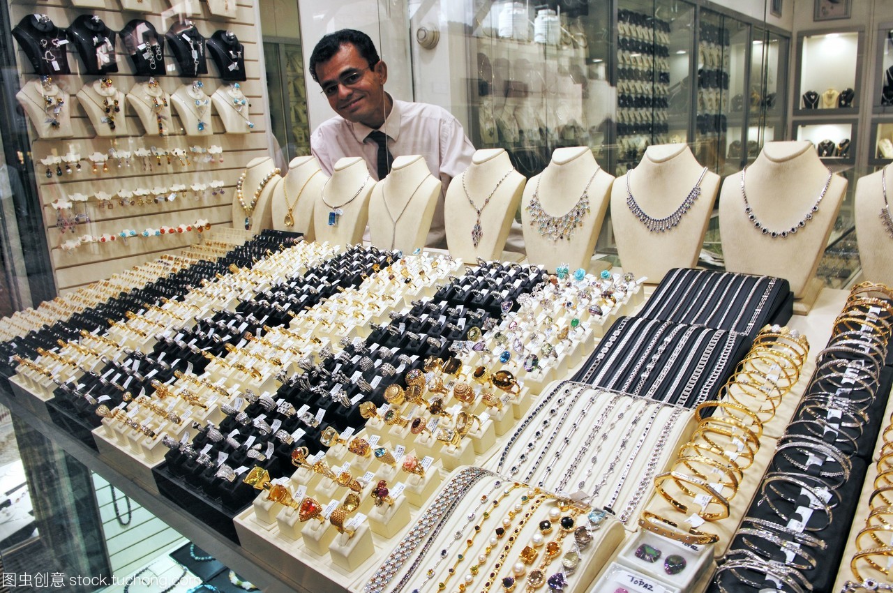 迪拜珠宝 奢华璀璨，创新零售的典范